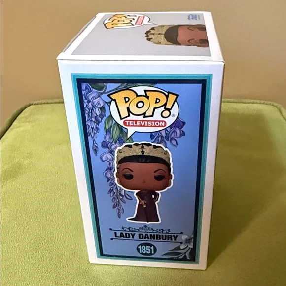 Funko Pop! Bridgerton Lady Danbury - Picture 6 of 8
